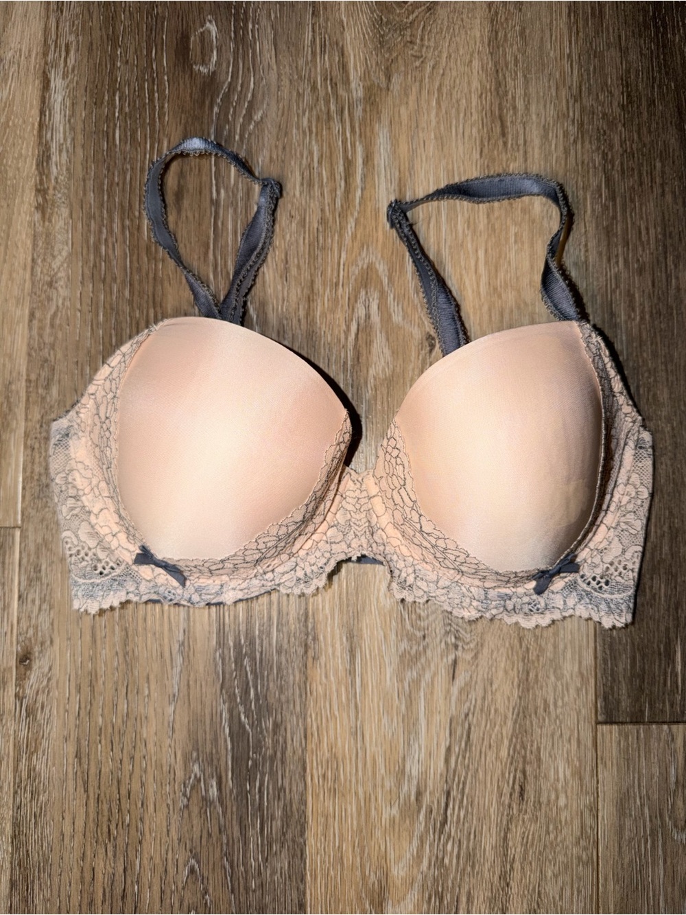 Victoria's Secret Dream Angels Smooth & Lace Lightly Lined Demi Bra